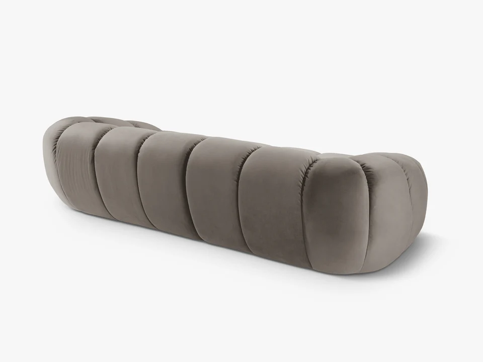 SOFA 4-osobowa Diana o zaoblonych kształtach, pionowe przeszycia, szarobrązowa tkanina, designerski styl, ekskluzywna