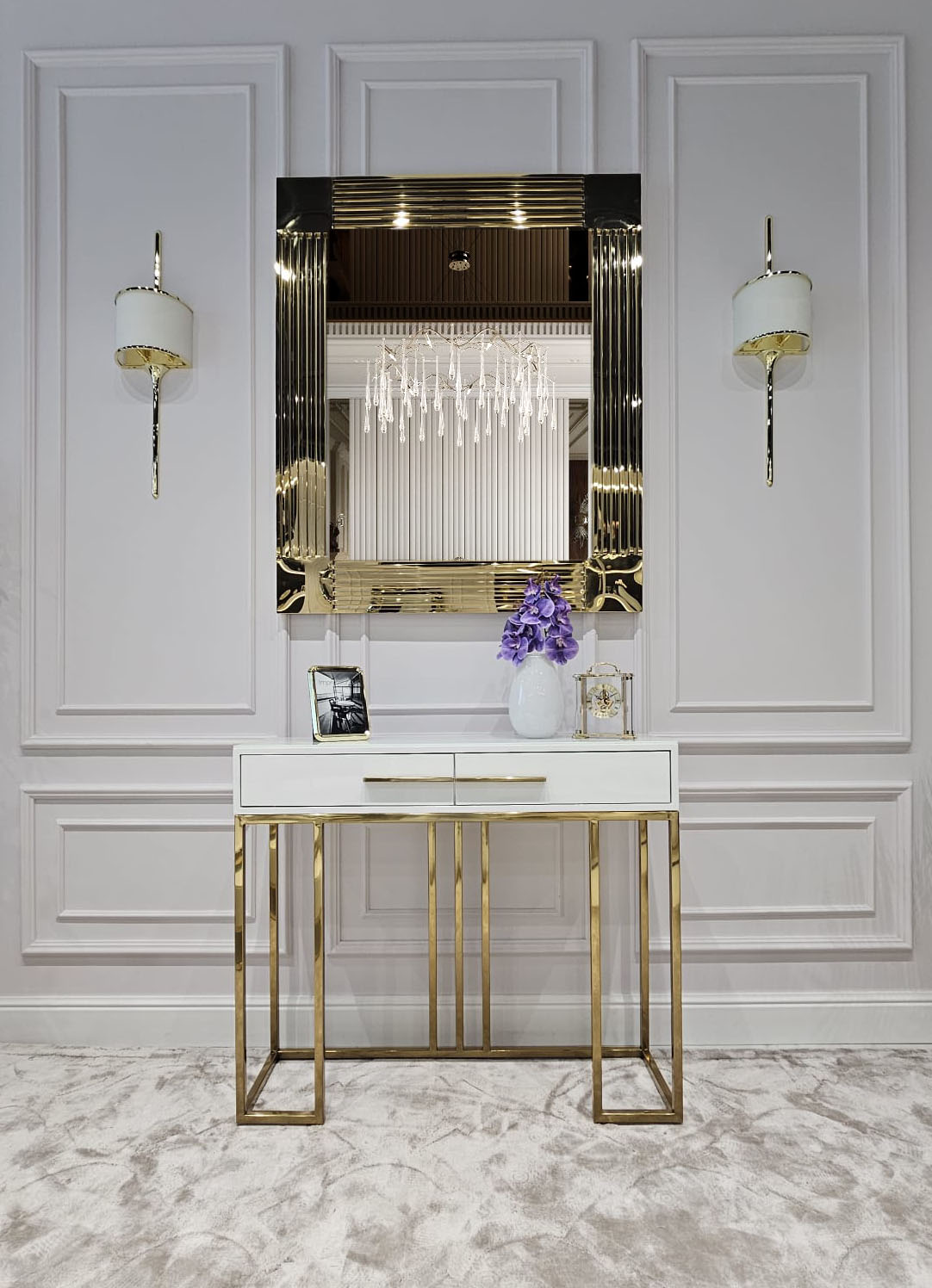 KONSOLA Naomi z dwiema szufladami, biały blat, złoty błyszczący stelaż, styl glamour, piękna