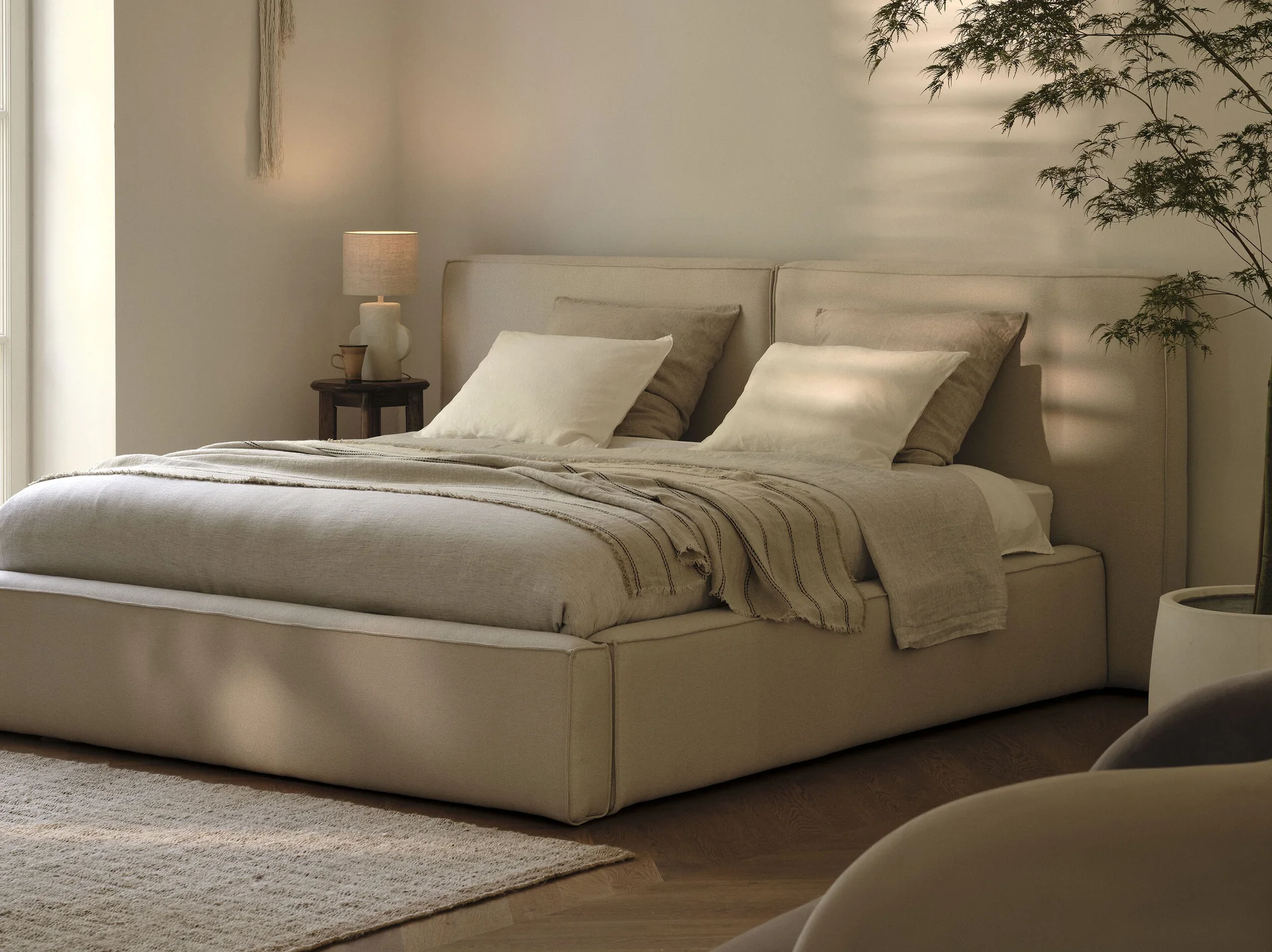 ŁÓŻKO Jodie tapicerowane z miękkim wezgłowiem, jasnobeżowe, pojemnik na pościel, nowoczesny styl, do sypialni ŁÓŻKO Jodie tapicerowane z miękkim wezgłowiem, jasnobeżowe, pojemnik na pościel, nowoczesny styl, do sypialni