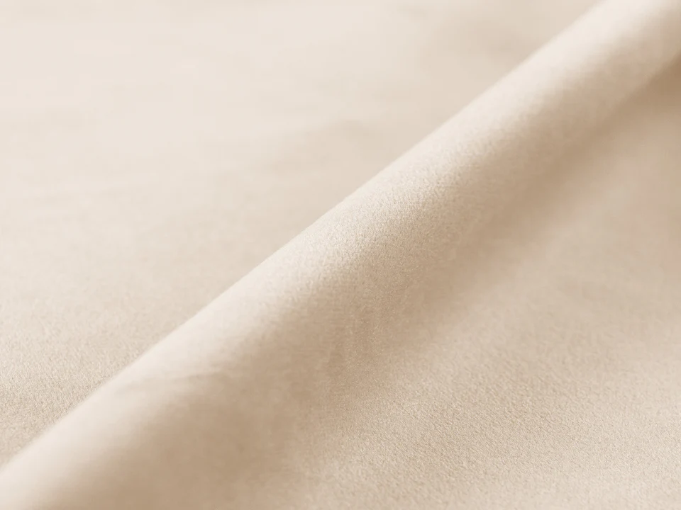 ŁÓŻKO Lupine tapicerowane, zaokrąglone kształty, piękne pionowe przeszycia, beżowa tkanina, designerski styl, premium ŁÓŻKO Lupine tapicerowane, zaokrąglone kształty, piękne pionowe przeszycia, beżowa tkanina, designerski styl, premium