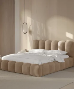 ŁÓŻKO Lupine tapicerowane, zaokrąglone kształty, piękne pionowe przeszycia, piaskowa tkanina, designerski styl, na zamówienie