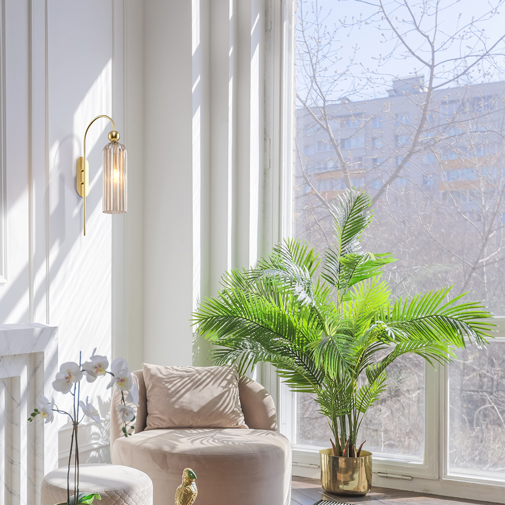 KINKIET Antic ze złotą oprawą, szklany, koniakowy klosz z eleganckimi żłobkowaniami, retro z nutą nowoczesności, piękny KINKIET Antic ze złotą oprawą, szklany, koniakowy klosz z eleganckimi żłobkowaniami, retro z nutą nowoczesności, piękny