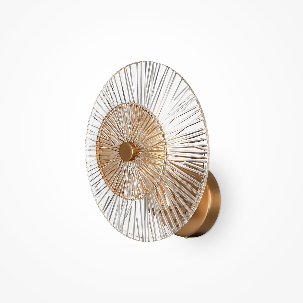 KINKIET Aster na złotej, metalowej oprawie, szklane koło z dekoracyjnymi żłobieniami, nowoczesny styl KINKIET Aster na złotej, metalowej oprawie, szklane koło z dekoracyjnymi żłobieniami, nowoczesny styl