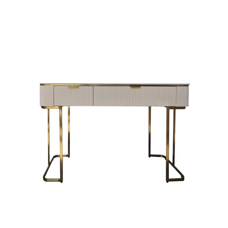 KONSOLA z ryflowanym korpusem w kaszmirowym kolorze, dwie szuflady, złote metalowe nogi i detale, biały blat, nowoczesny glamour KONSOLA z ryflowanym korpusem w kaszmirowym kolorze, dwie szuflady, złote metalowe nogi i detale, biały blat, nowoczesny glamour