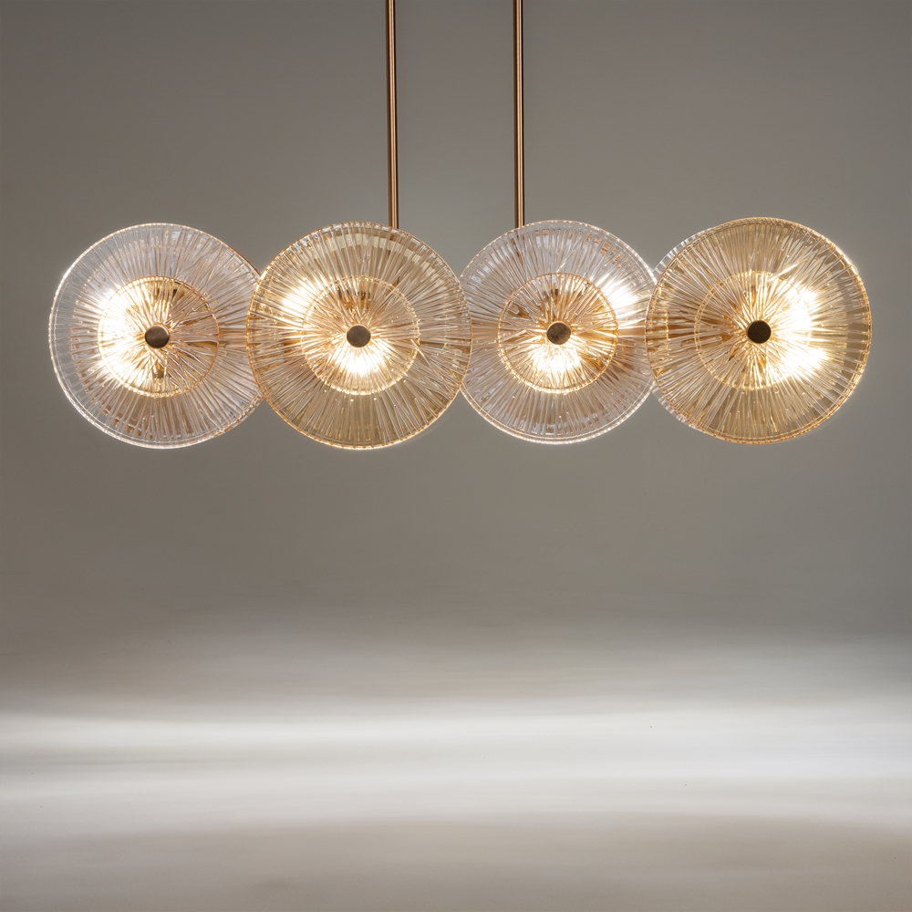 LAMPA WISZĄCA Aster na złotej, metalowej oprawie, podłużna, szklane koła z dekoracyjnymi żłobieniami, nowoczesny styl, ekskluzywna LAMPA WISZĄCA Aster na złotej, metalowej oprawie, podłużna, szklane koła z dekoracyjnymi żłobieniami, nowoczesny styl, ekskluzywna