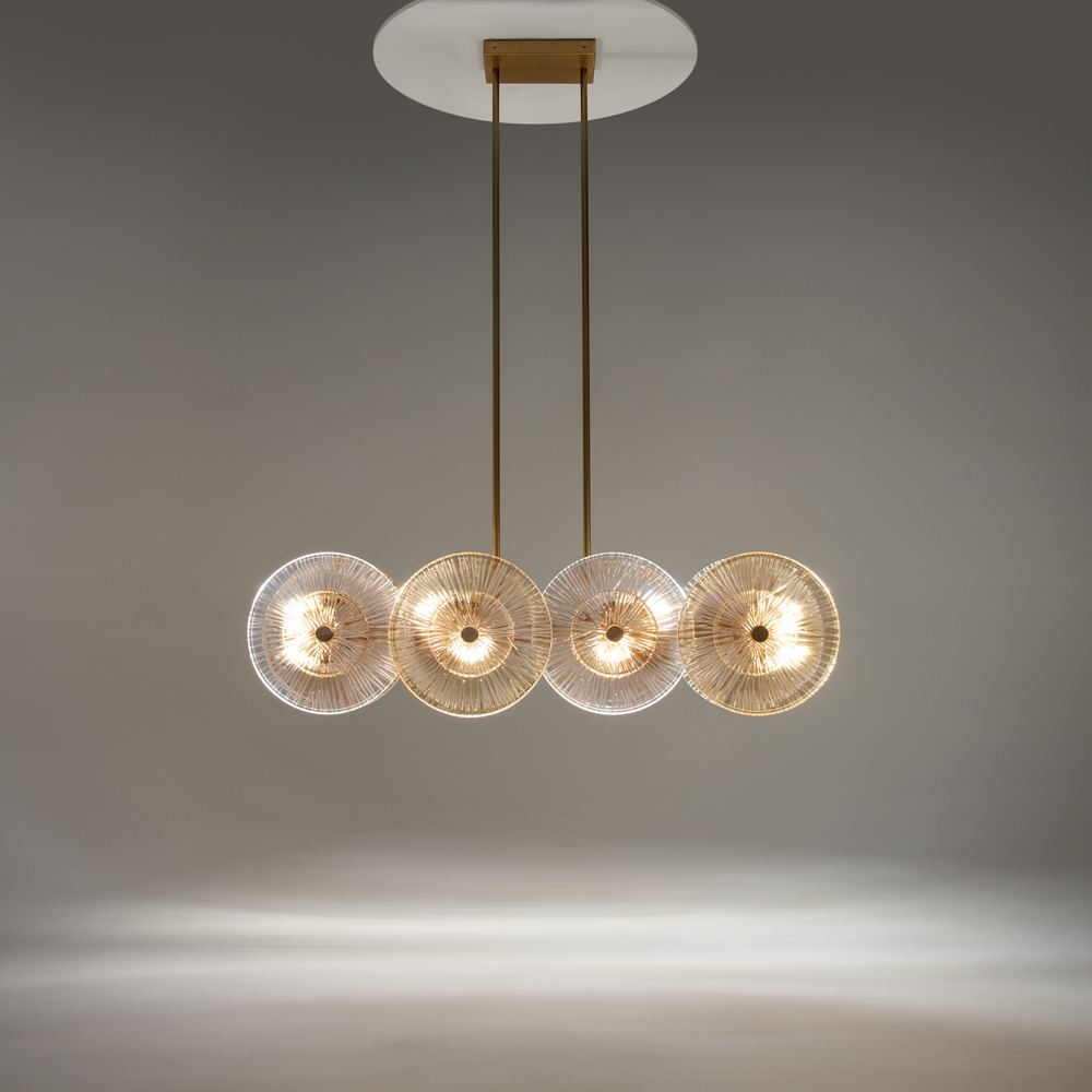 LAMPA WISZĄCA Aster na złotej, metalowej oprawie, podłużna, szklane koła z dekoracyjnymi żłobieniami, nowoczesny styl, piękna LAMPA WISZĄCA Aster na złotej, metalowej oprawie, podłużna, szklane koła z dekoracyjnymi żłobieniami, nowoczesny styl, piękna