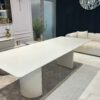 STÓŁ Incante owalny na dwóch nogach, nogi z MDF-u lakierowanego, biały z złotymi detalami, blat ze spieku kamiennego - 220 x 100 cm, do salonu