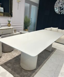 STÓŁ Incante owalny na dwóch nogach, nogi z MDF-u lakierowanego, biały z złotymi detalami, blat ze spieku kamiennego - 220 x 100 cm, wyjątkowy