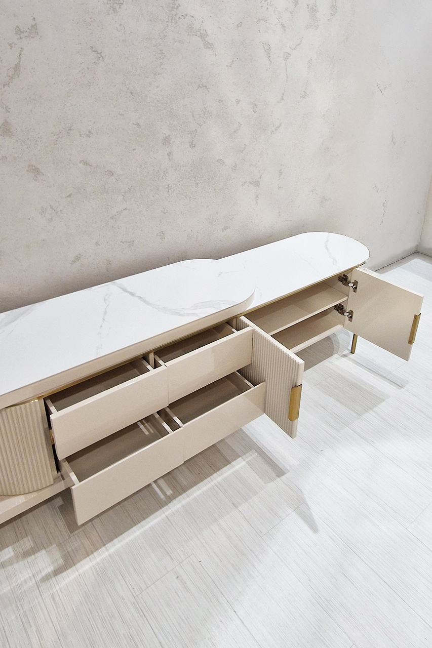 SZAFKA RTV z możliwością regulacji szerokości, ryflowany korpus, kaszmirowy kolor, nowoczesny glamour, premium SZAFKA RTV z możliwością regulacji szerokości, ryflowany korpus, kaszmirowy kolor, nowoczesny glamour, premium