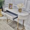 TOALETKA na złotych nogach, korpus obity jasnobeżową tkaniną, eleganckie przeszycia, blat z konglomeratu marmurowego, premium