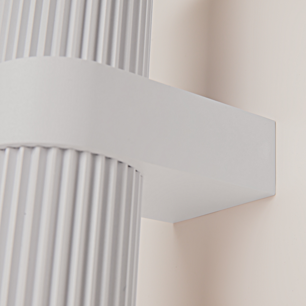 KINKIET Dynamics, ryflowana oprawa z aluminium, światło punktowe, różne kolory do wyboru, nowoczesny styl, biały, najwyższa jakość