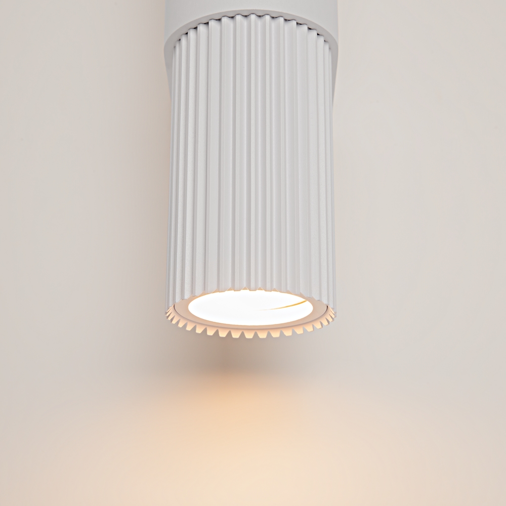 KINKIET Dynamics, ryflowana oprawa z aluminium, światło punktowe, różne kolory do wyboru, nowoczesny styl, biały, premium