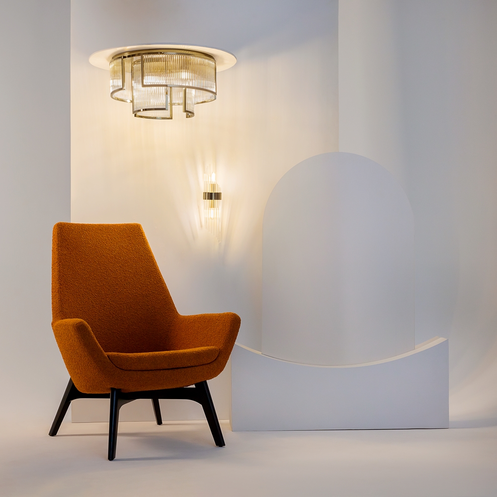 KINKIET Frame ze szklanym ryflowanym kloszem, złotym metalowym stelażem, nowoczesny styl, wyjątkowy KINKIET Frame ze szklanym ryflowanym kloszem, złotym metalowym stelażem, nowoczesny styl, wyjątkowy