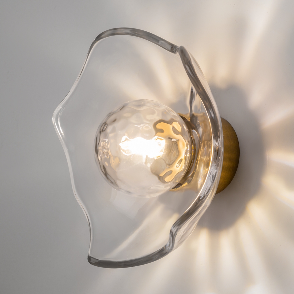 KINKIET Miracle z szklanym, transparentnym kloszem, złoty, metalowy uchwyt, nowoczesny styl, piękny KINKIET Miracle z szklanym, transparentnym kloszem, złoty, metalowy uchwyt, nowoczesny styl, piękny