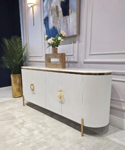 KOMODA Anne z ryflowanym, białym korpusem, blat z konglomeratu marmurowego, złote metalowe dodatki