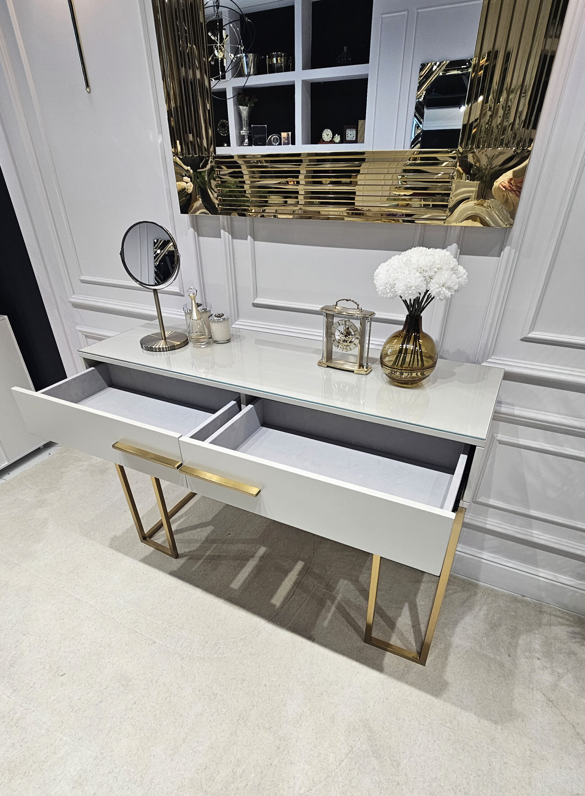 KONSOLA Naomi z dwiema szufladami, kaszmirowy blat, złoty szczotkowany stelaż, styl glamour, piękna KONSOLA Naomi z dwiema szufladami, kaszmirowy blat, złoty szczotkowany stelaż, styl glamour, piękna