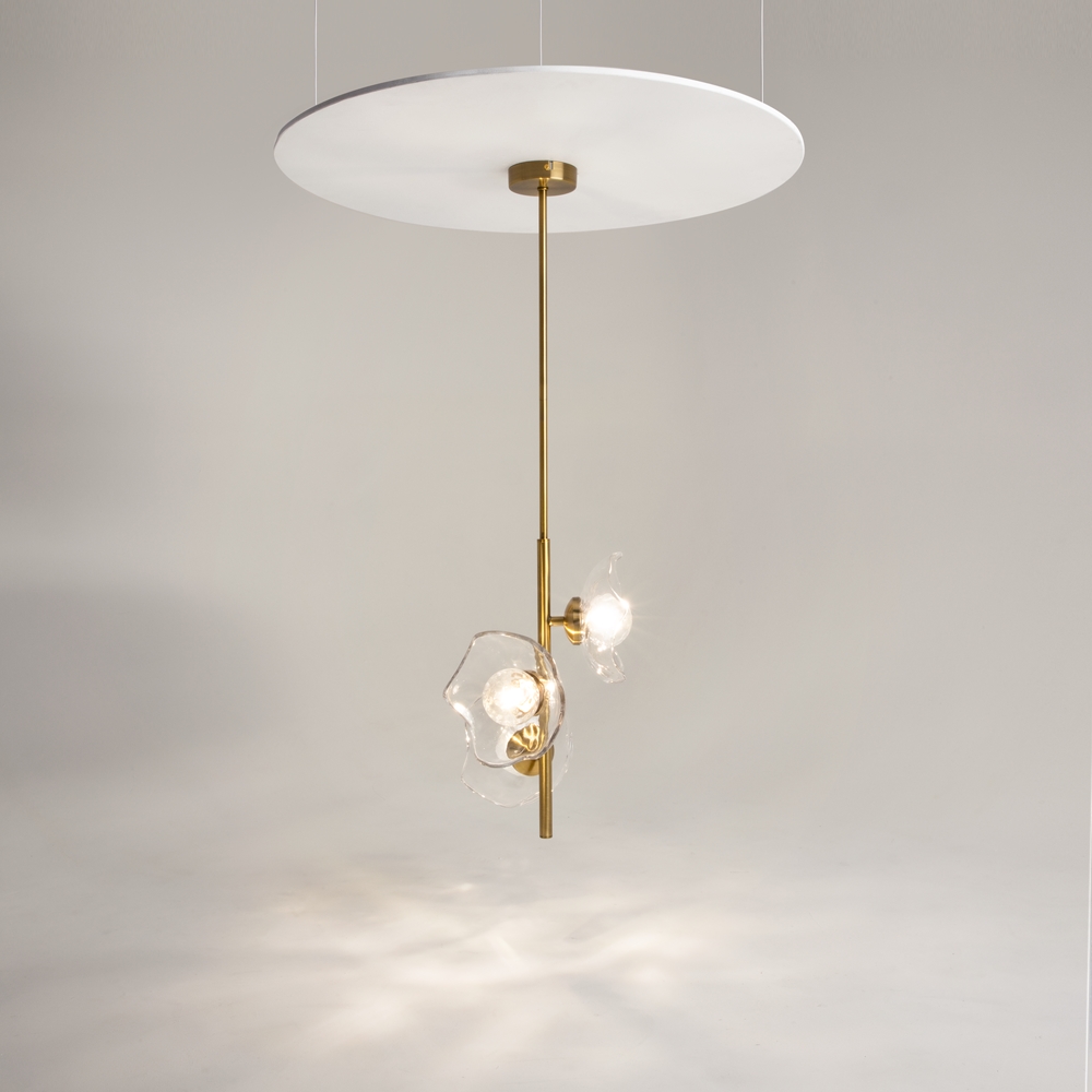 LAMPA WISZĄCA Miracle na złotym stelażu, trzy szklane klosze w kształcie kwiatu wiśni, nowoczesny styl, piękna LAMPA WISZĄCA Miracle na złotym stelażu, trzy szklane klosze w kształcie kwiatu wiśni, nowoczesny styl, piękna