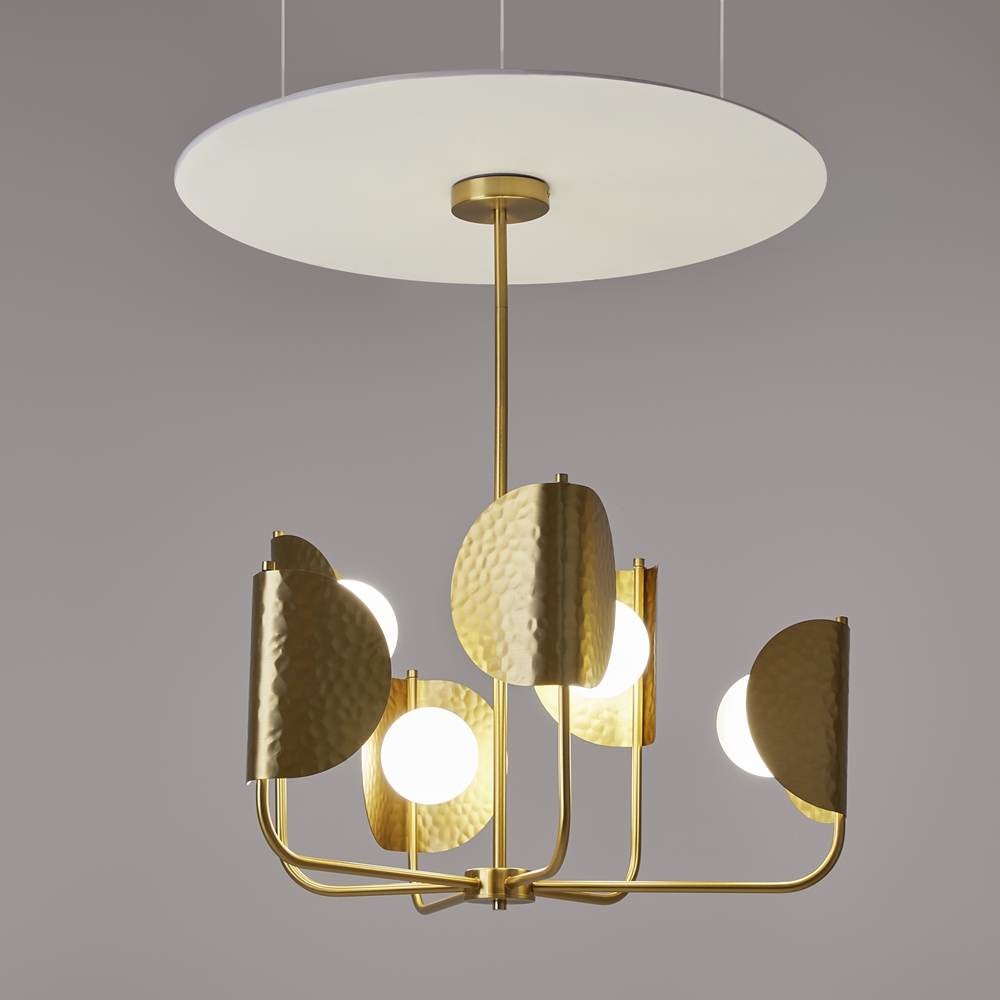 LAMPA WISZĄCA Tropic okrągła, oprawa w kolorze satynowego mosiądzu, metalowe elementy imitujące liście egzotycznych roślin, piękna LAMPA WISZĄCA Tropic okrągła, oprawa w kolorze satynowego mosiądzu, metalowe elementy imitujące liście egzotycznych roślin, piękna
