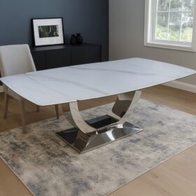 STÓŁ JADALNIANY rozkładany, prostokątny blat z konglomeratu marmurowego, srebrna podstawa o geometrycznej formie, nowoczesny glamour, elegancki