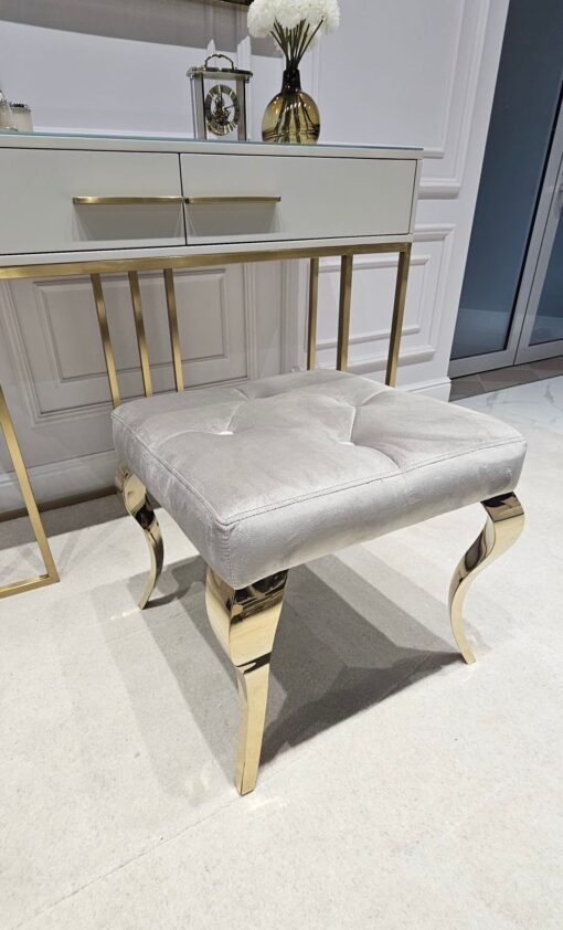 TABORET Lyon tapicerowany, pikowany, złote nogi, stal nierdzewna, glamour kaszmir 2