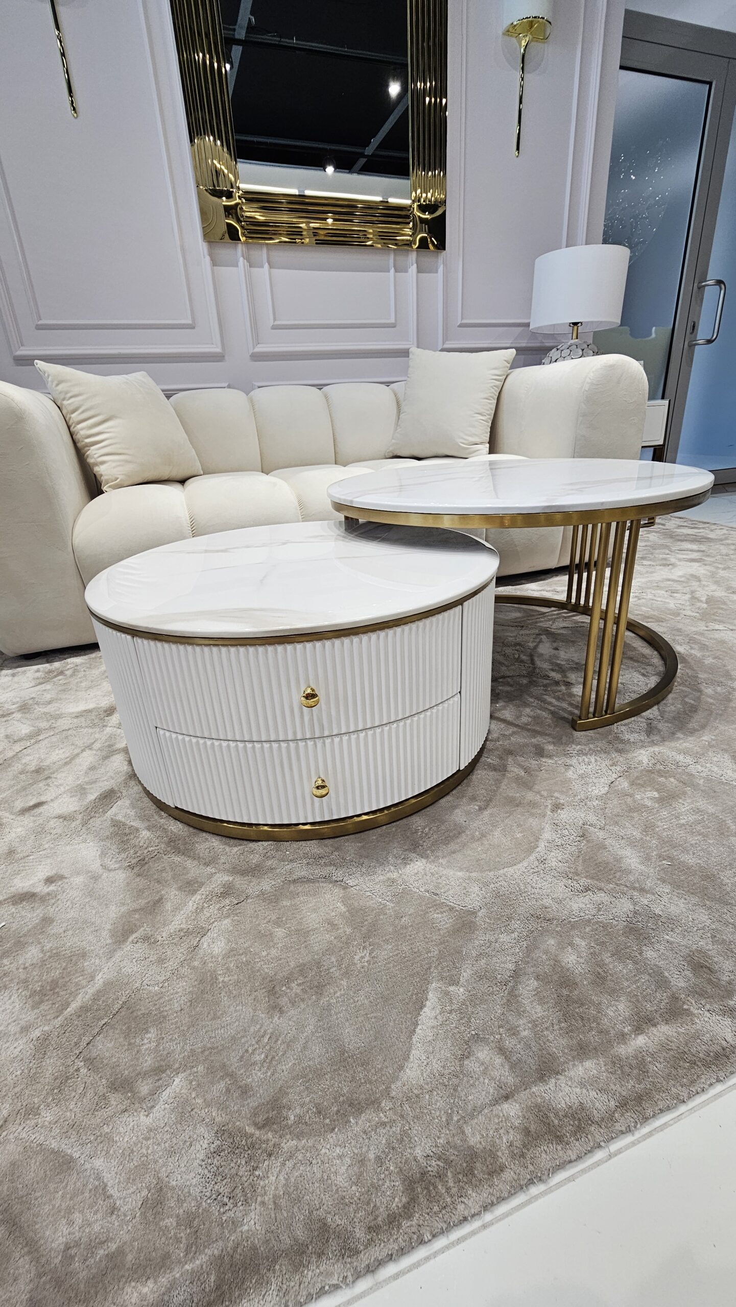 ZESTAW STOLIKÓW KAWOWYCH Anne 2w1, blat z konglomeratu marmurowego, ZŁOTY SZCZOTKOWANY, ryflowany z szufladami, z serii mebli Anne 2025, wyjątkowy ZESTAW STOLIKÓW KAWOWYCH Anne 2w1, blat z konglomeratu marmurowego, ZŁOTY SZCZOTKOWANY, ryflowany z szufladami, z serii mebli Anne 2025, wyjątkowy