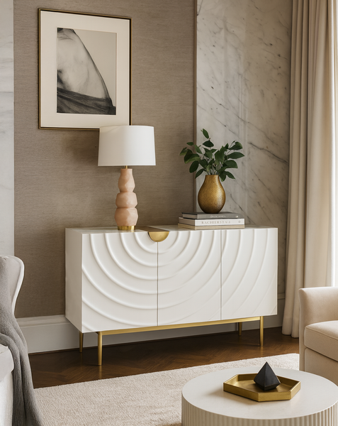 KOMODA w kolorze ecru ze złotymi detalami i nogami, fronty drzwi z wytłoczonymi kręgami, trzy szuflady, nowoczesny styl, do salonu KOMODA w kolorze ecru ze złotymi detalami i nogami, fronty drzwi z wytłoczonymi kręgami, trzy szuflady, nowoczesny styl, do salonu
