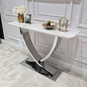 KONSOLA Nexus na srebrnym stelażu w kształcie X, prostokątny, czarny blat z konglomeratu marmurowego, nowoczesny glamour