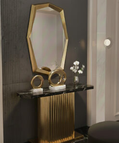 LUSTRO ŚCIENNE o geometrycznym kształcie, złota rama w szczotkowanym wykończeniu, nowoczesny styl, piękne