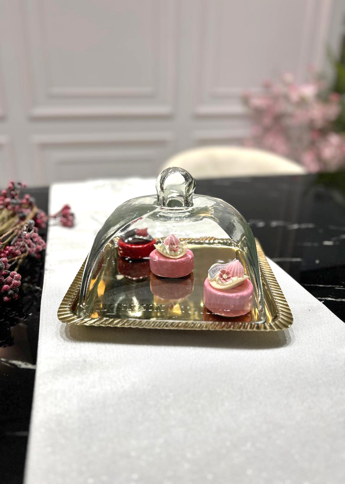 PATERA Z POKRYWKĄ złota podstawa, transparentna pokrywka, klasyczny styl