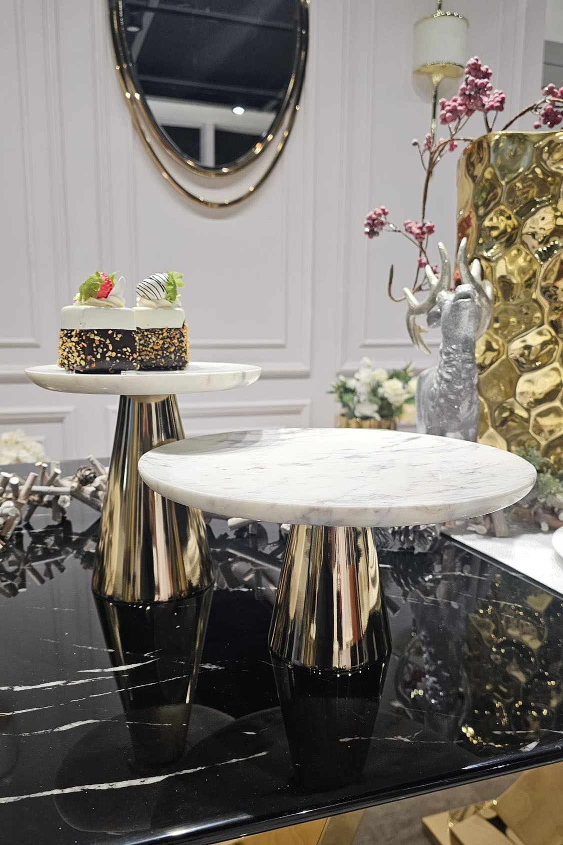 PATERA złota noga, marmurowa taca, nowoczesny styl, piękna