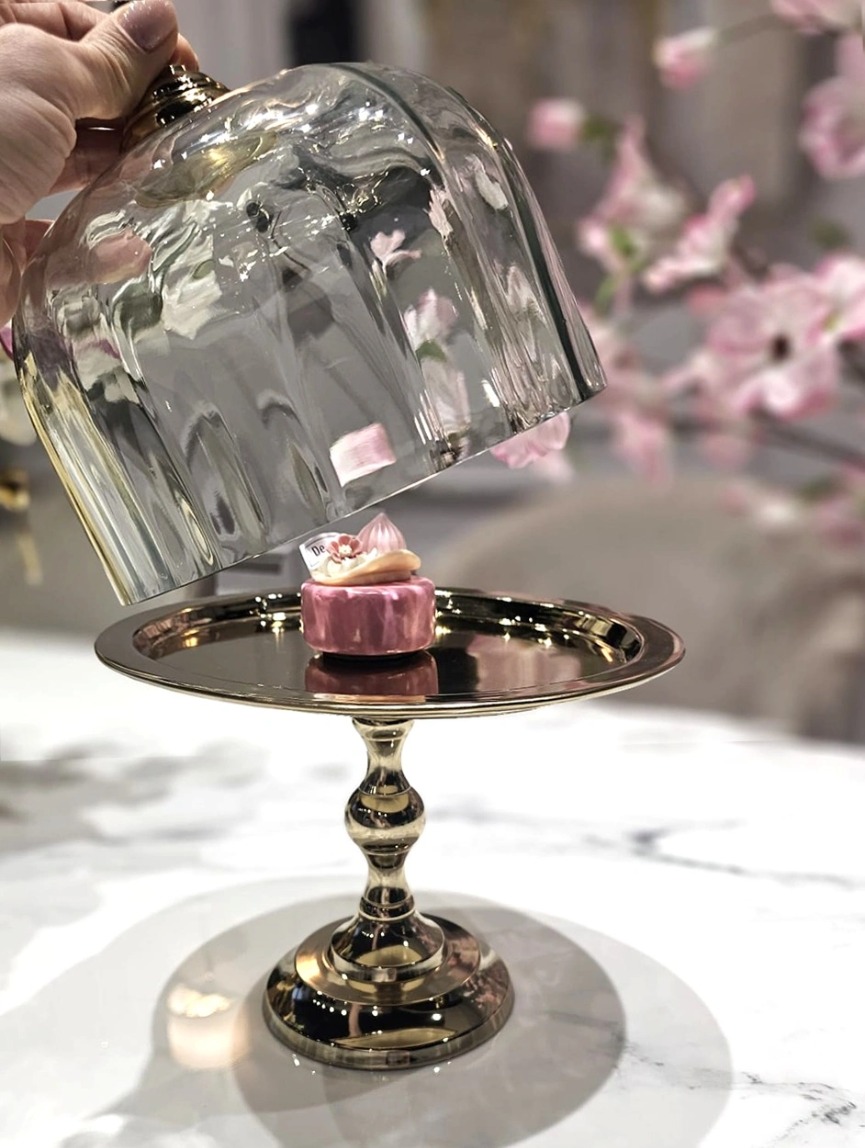 PATERA złota ze szklaną osłonką, na nóżce, klasyczna, piękna