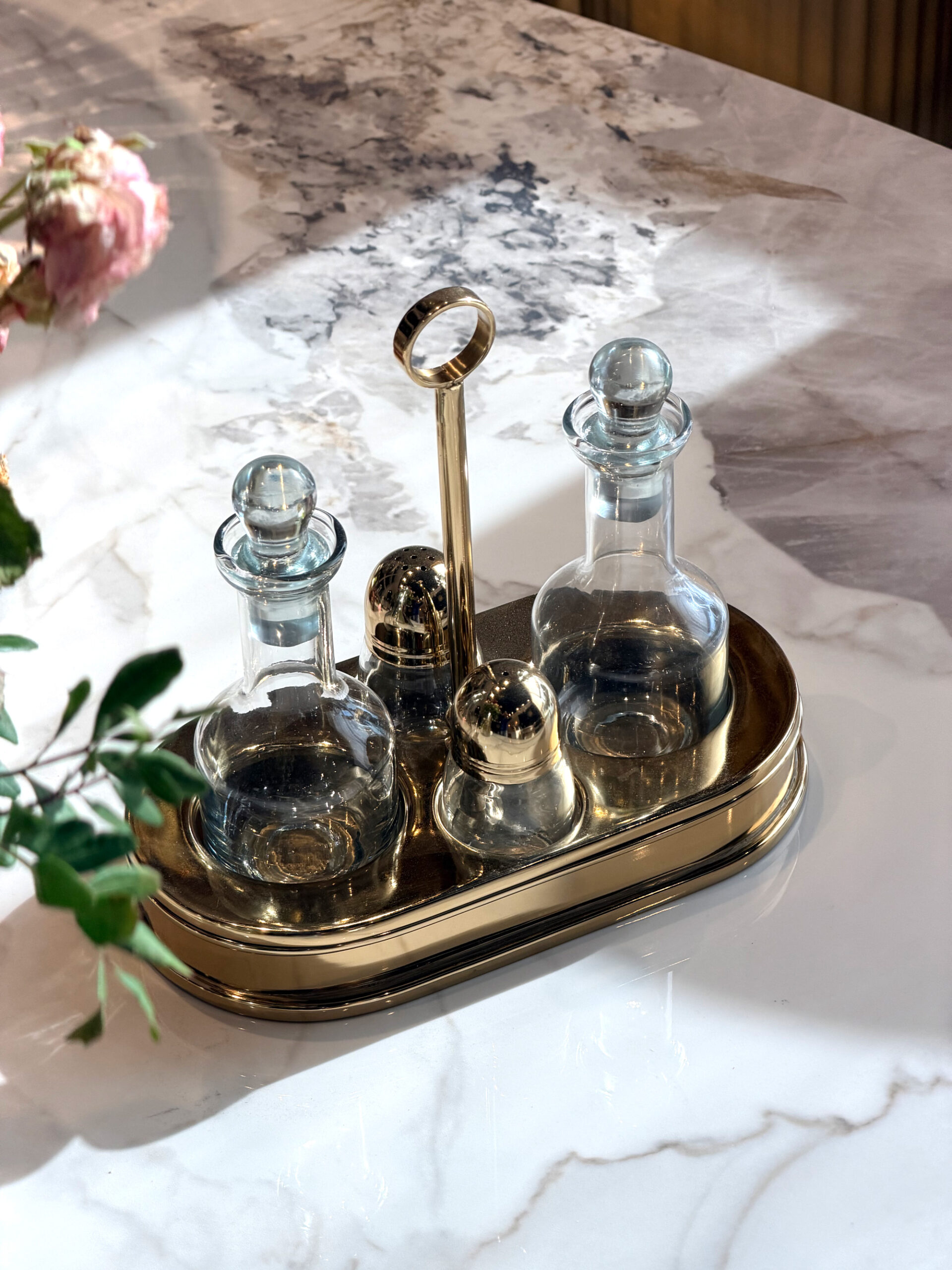 PRZYPRAWNIK zestaw pojemników na stół, złoty, nowoczesny design, piękny