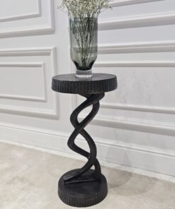 STOLIK POMOCNICZY czarny, aluminiowy, ryflowane elementy, nieregularny kształt, designerska podstawa, piękny