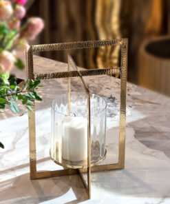 ŚWIECZNIK, złoty, transparentny, geometryczna forma, nowoczesny design