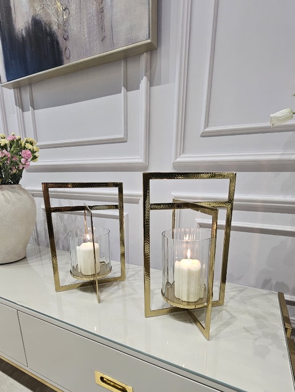 ŚWIECZNIK, złoty, transparentny, geometryczna forma, nowoczesny design ŚWIECZNIK, złoty, transparentny, geometryczna forma, nowoczesny design