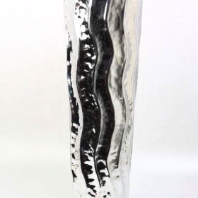 WAZON, srebrny, metalowy, nieregularny kształt, ponadczasowy design