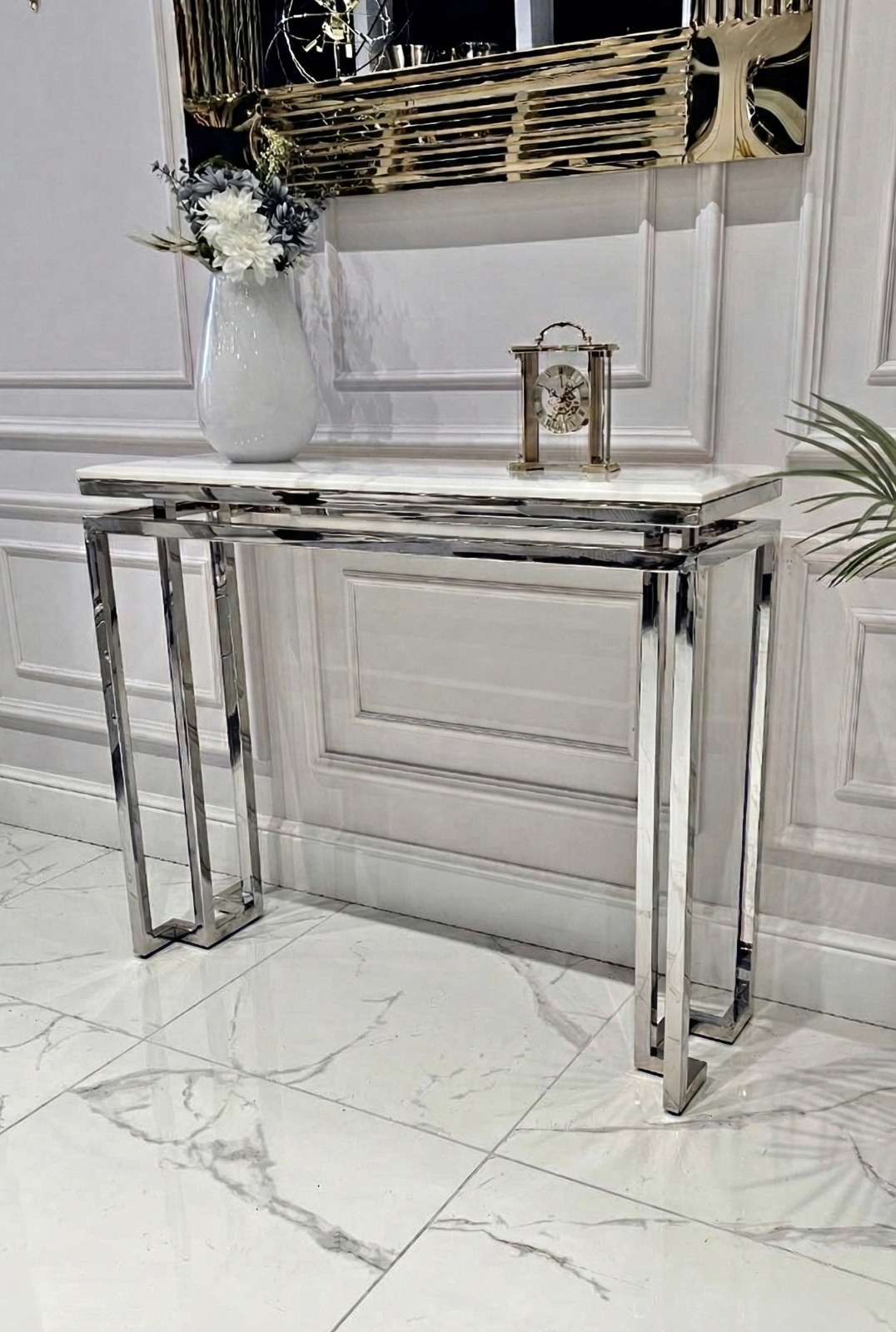KONSOLA na srebrnym stelażu Castillo z białym blatem z konglomeratu marmurowego, nowoczesne glamour