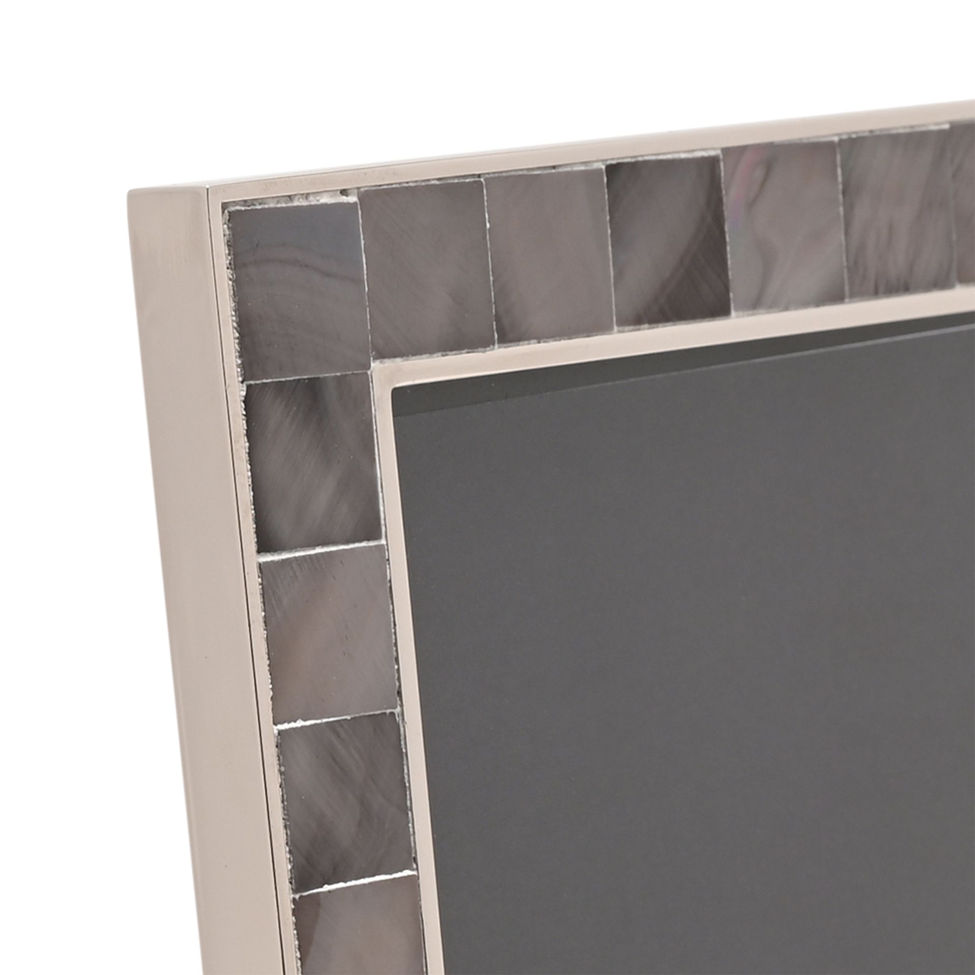 RAMKA NA ZDJĘCIE z elegancką, ciemną obwódką w formie małych kwadratów z masy perłowej, nowoczesny styl, premium RAMKA NA ZDJĘCIE z elegancką, ciemną obwódką w formie małych kwadratów z masy perłowej, nowoczesny styl, premium