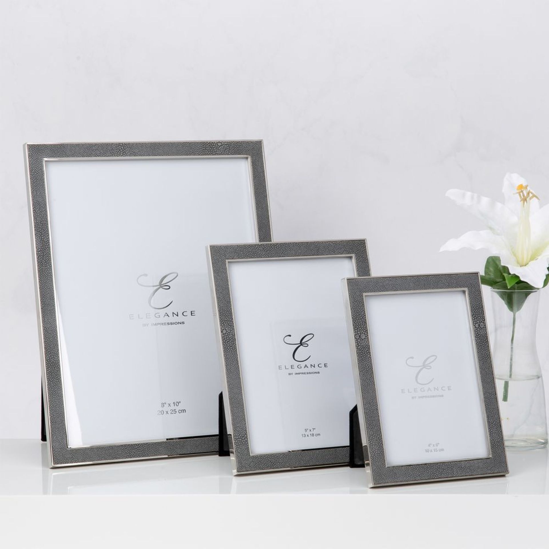 RAMKA NA ZDJĘCIE z szarą obwódką imitującą skórę, wyjątkowa faktura, nowoczesny design, najwyższa jakość