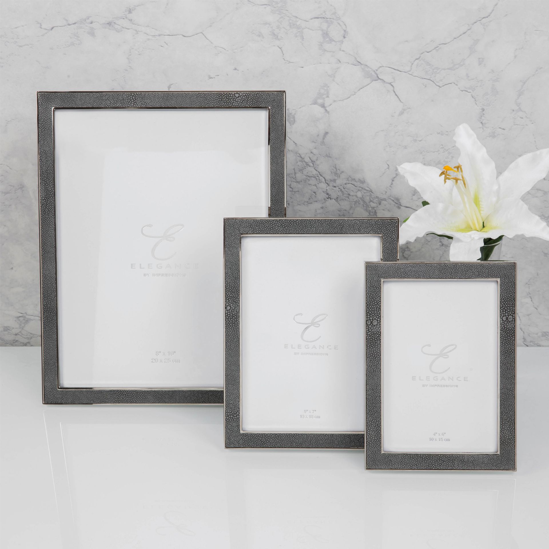 RAMKA NA ZDJĘCIE z szarą obwódką imitującą skórę, wyjątkowa faktura, nowoczesny design, premium