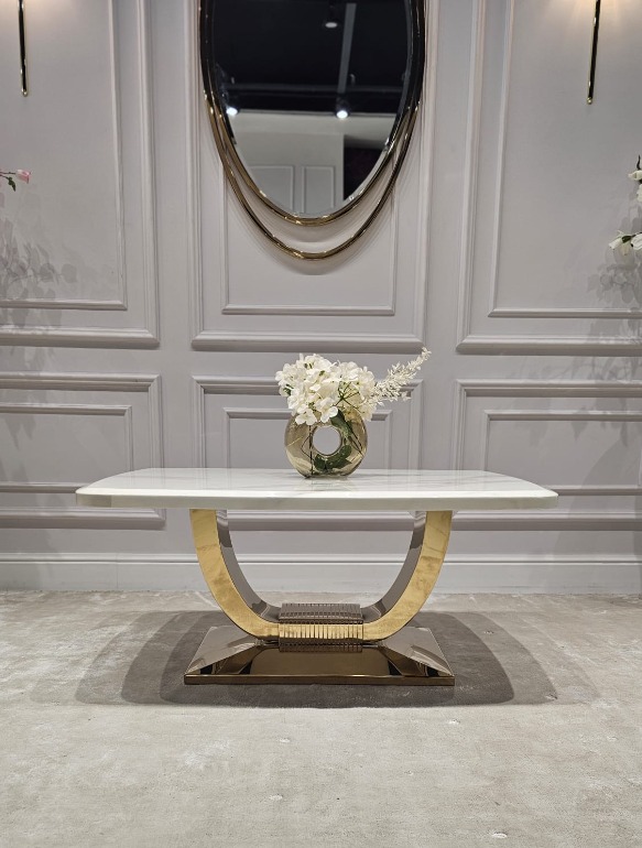 STOLIK KAWOWY RING na złotej błyszczącej podstawie, prostokątny blat z konglomeratu marmurowego, nowoczesny glamour, ekskluzywny