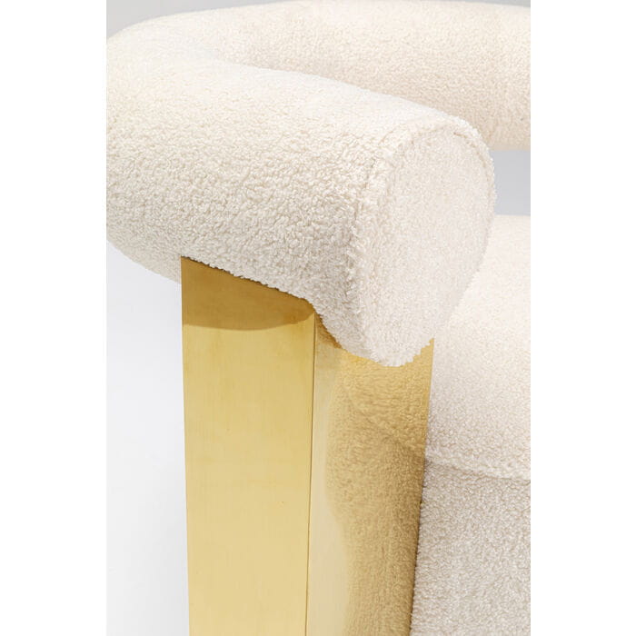 FOTEL Amuse z okrągłym siedziskiem i artystycznym oparciem, beżowa tapicerka typu bouclé, złote metalowe detale, nowoczesny glamour, wyjątkowy FOTEL Amuse z okrągłym siedziskiem i artystycznym oparciem, beżowa tapicerka typu bouclé, złote metalowe detale, nowoczesny glamour, wyjątkowy