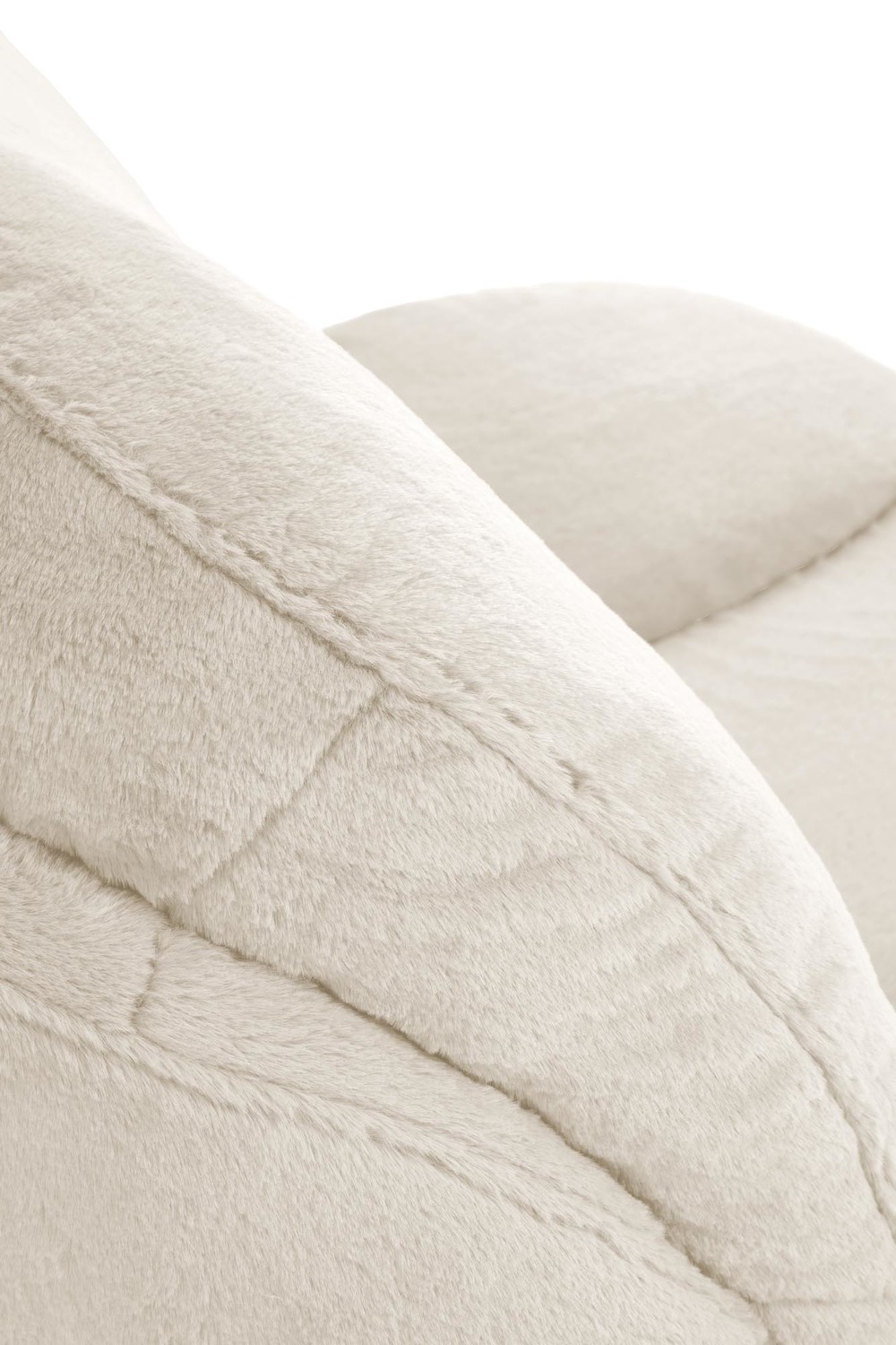 FOTEL OBROTOWY Shell na czarnej okrągłej podstawie, kremowa tapicerka, obłe kształty, nowoczesny styl, wyjątkowy