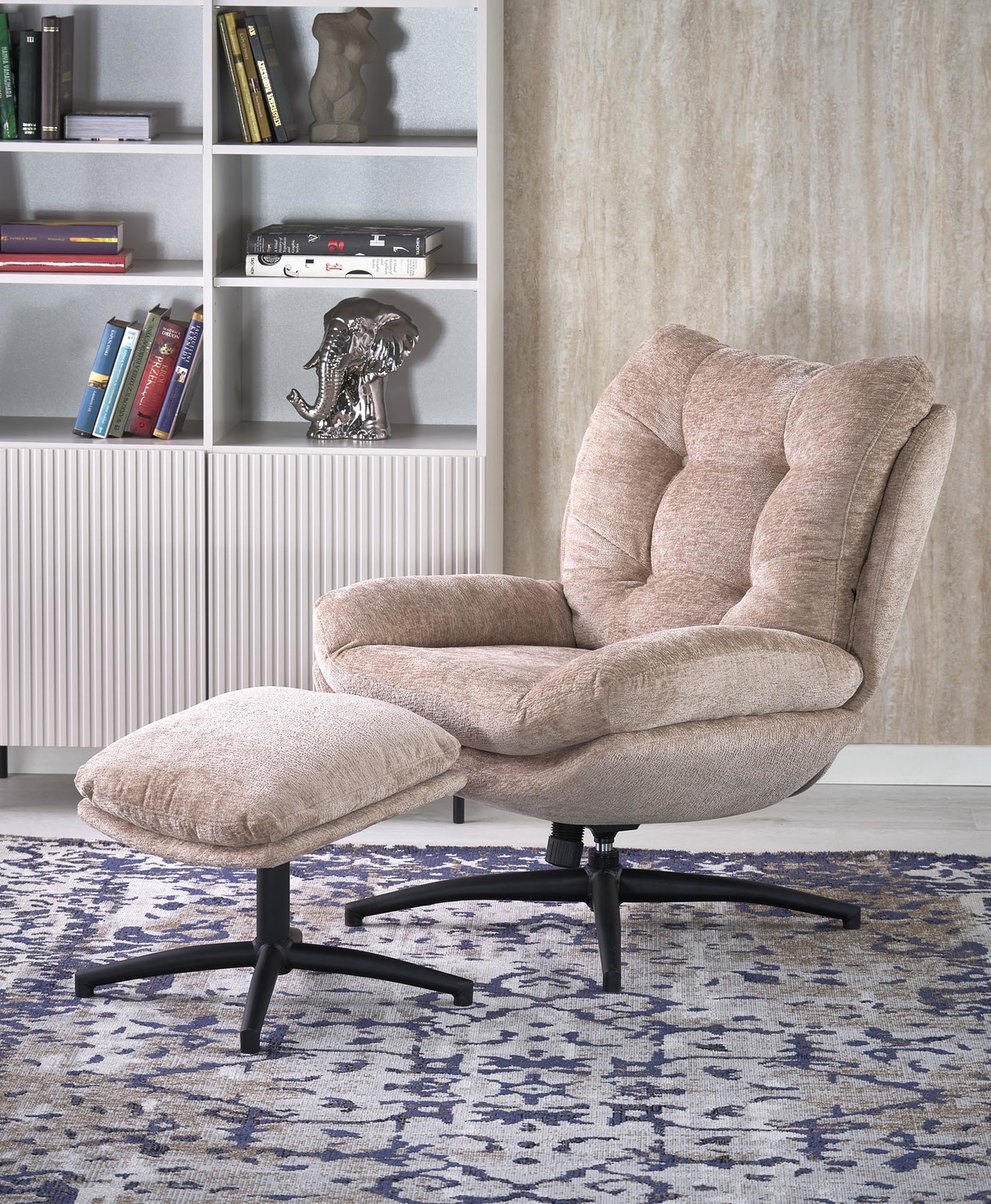 FOTEL Pesto z podnóżkiem, obrotowy z funkcją kołyski, czarne nogi, beżowa tapicerka, wygodny, nowoczesny styl, designerski FOTEL Pesto z podnóżkiem, obrotowy z funkcją kołyski, czarne nogi, beżowa tapicerka, wygodny, nowoczesny styl, designerski