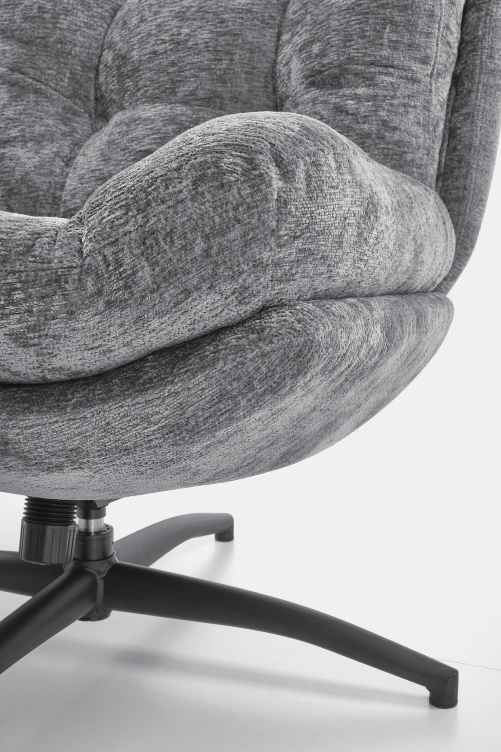 FOTEL Pesto z podnóżkiem, obrotowy z funkcją kołyski, czarne nogi, popielata tapicerka, wygodny, nowoczesny styl, piękny