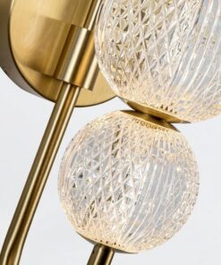 KINKIET Marni z 6 źródłami światła w kloszach z fasowanego akrylu, metalowa konstrukcja w kolorze naturalnego mosiądzu, piękny