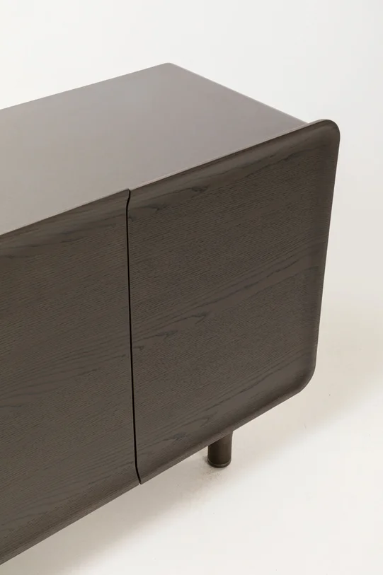 KOMODA Divine podłużna, 4-drzwiowa, szklane półki wewnątrz, ciemno brązowa kolorystyka, nowoczesny styl, premium