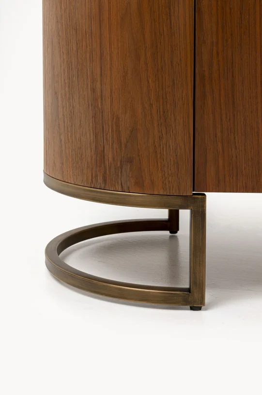 KOMODA Giorgio o zaokrąglonych bokach, brązowy kolor, pojemne szuflady, szklany blat, nowoczesny styl 145 cm, do salonu