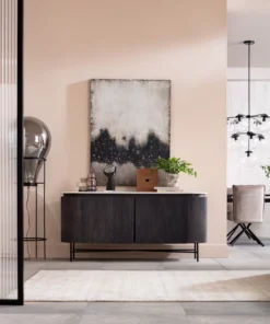 KOMODA Glenn podłużna, 2-drzwiowa, pojemne półki, a metalowych nogach z drewnianym, ryflowanym korpusem i biało-szarym marmurowym blatem, nowoczesna, piękna