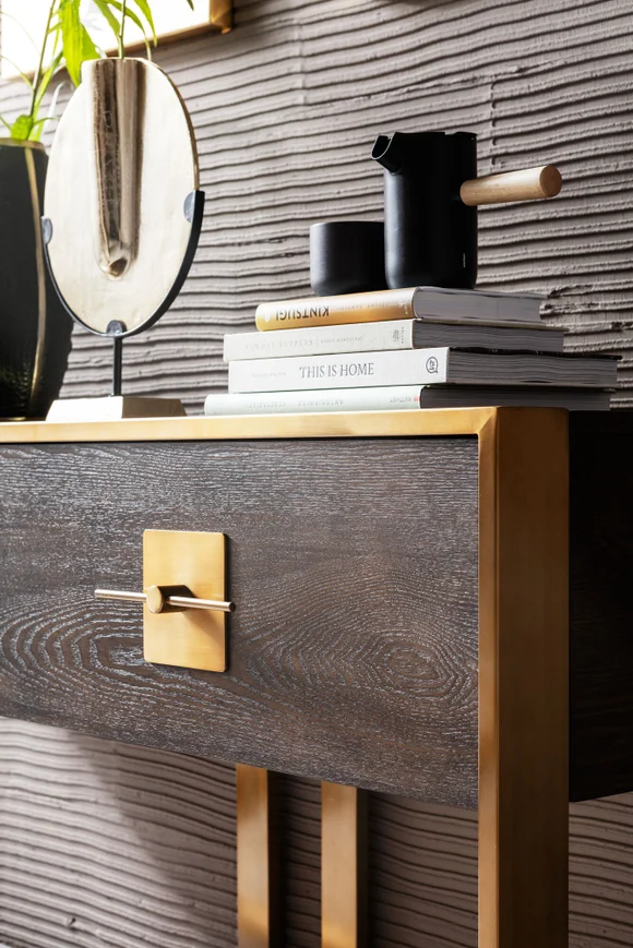 KONSOLA Osaka prostokątna, kolor orzechowy, dwie szuflady, metalowe nogi i uchwyty w kolorze mosiądzu, ekskluzywna KONSOLA Osaka prostokątna, kolor orzechowy, dwie szuflady, metalowe nogi i uchwyty w kolorze mosiądzu, ekskluzywna